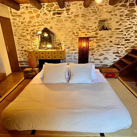 Cal David Apartment Estamariu
